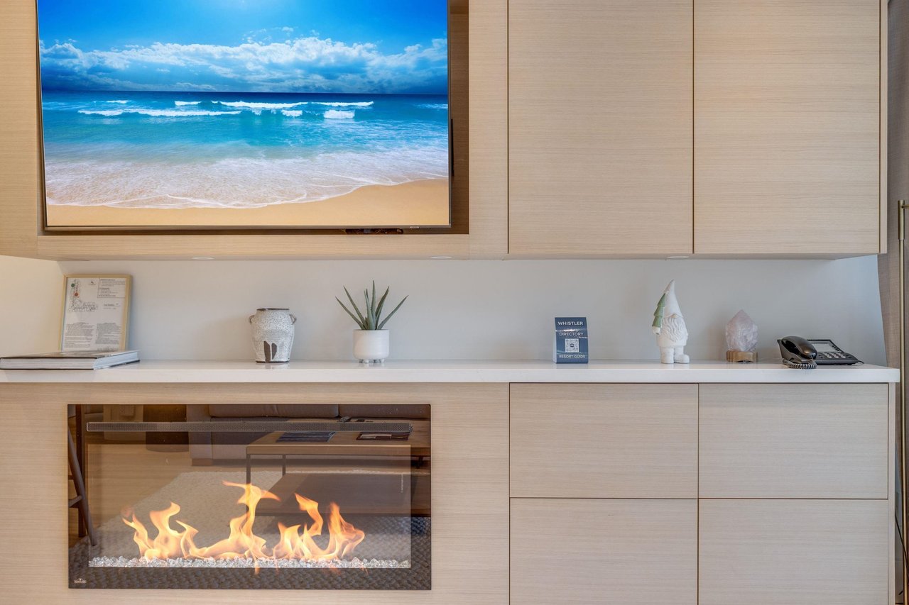 417-4557 Blackcomb Wy