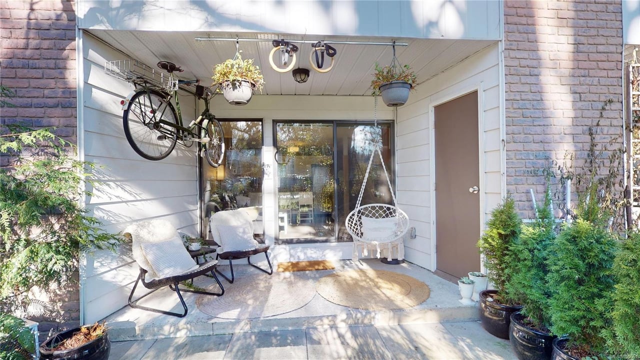 3-1956 Glenidle Rd, Sooke