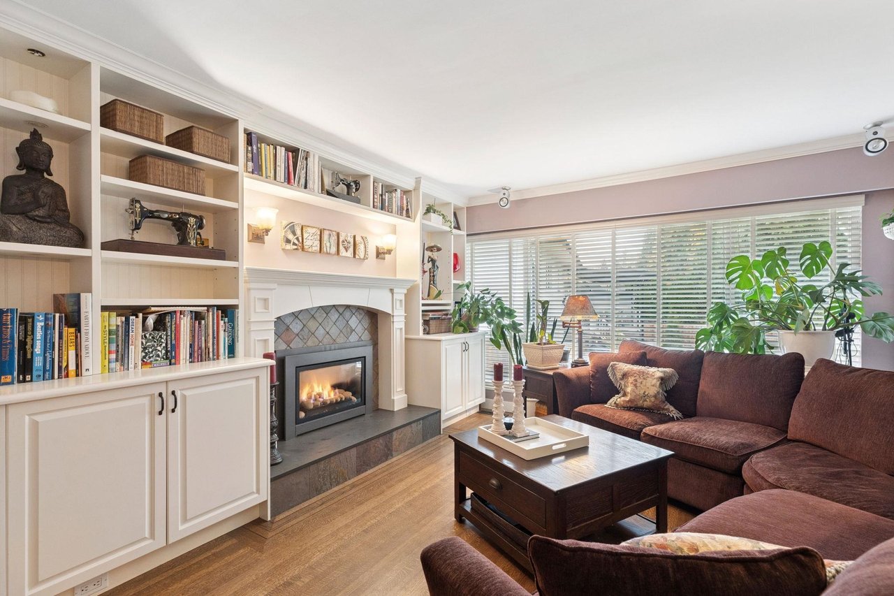 1501 Marine Cres