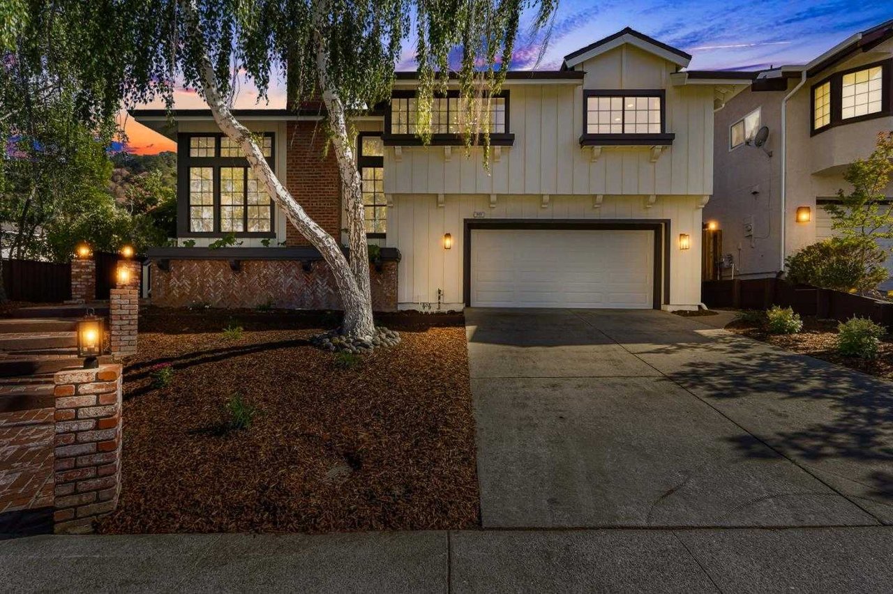 968 Foothill DR
