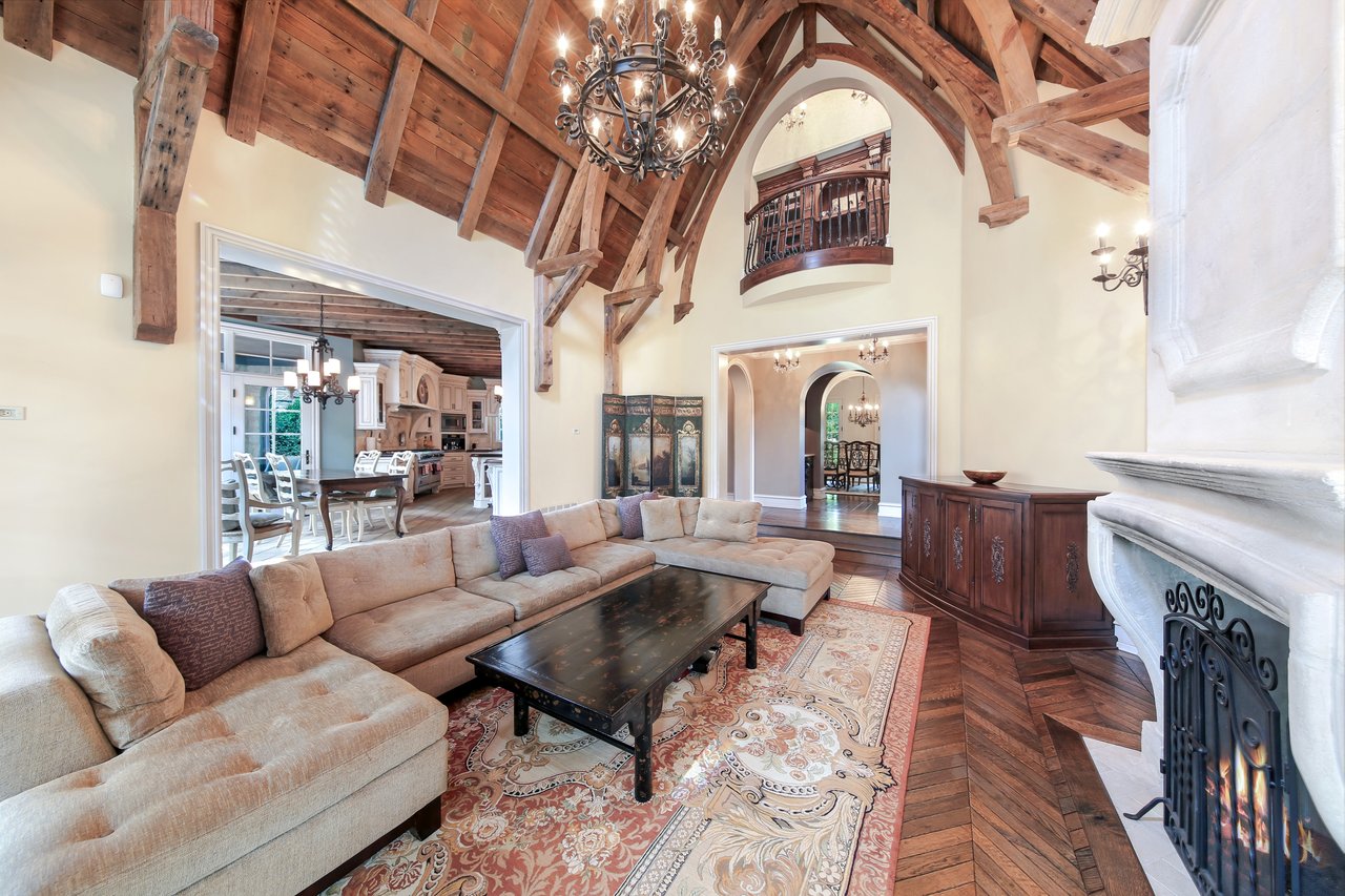 world class home in southeast hinsdale