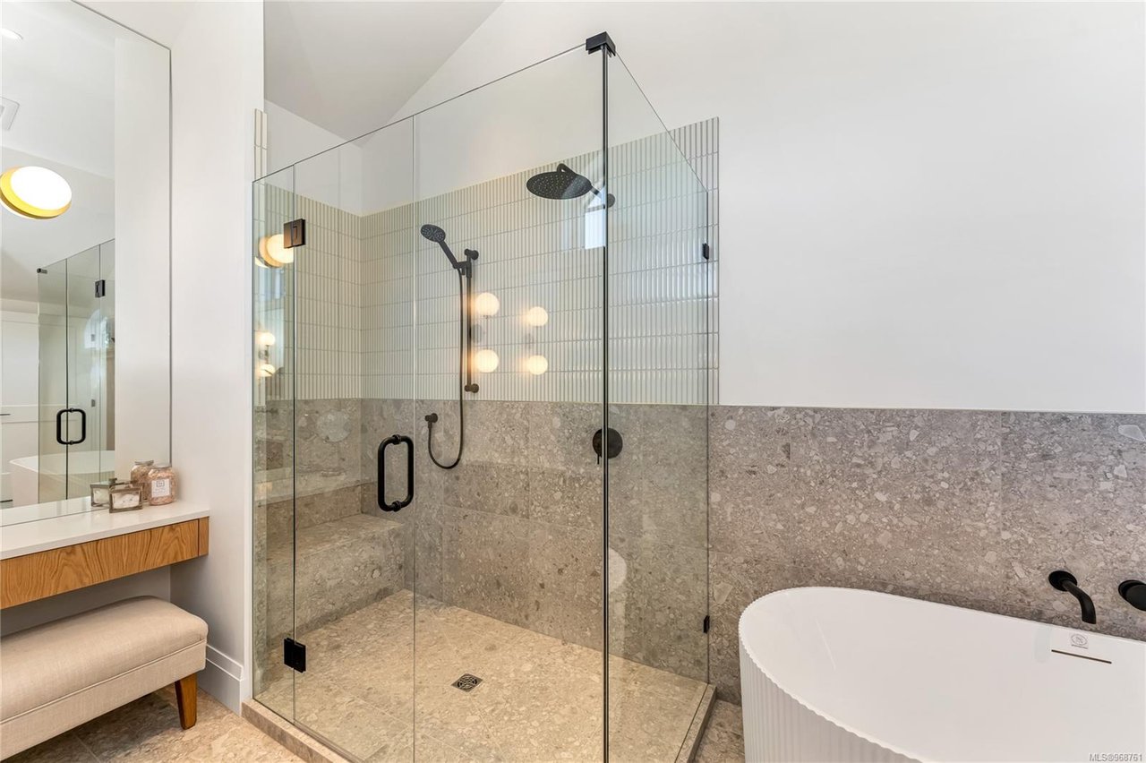 736 Falkland Rd, Oak Bay