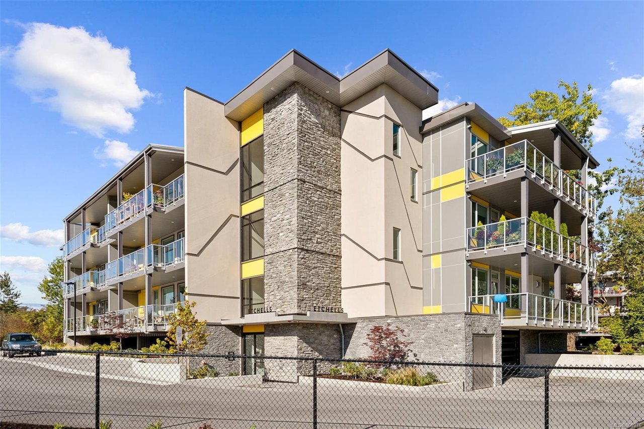 405-10660 McDonald Park Rd, North Saanich