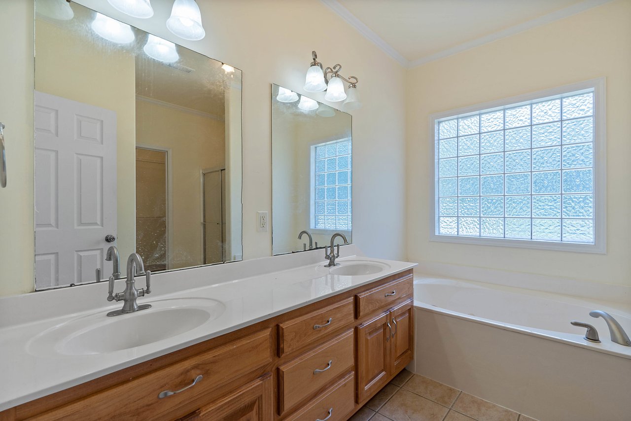 Spacious Home with Fenced Yard in Madison City Schools