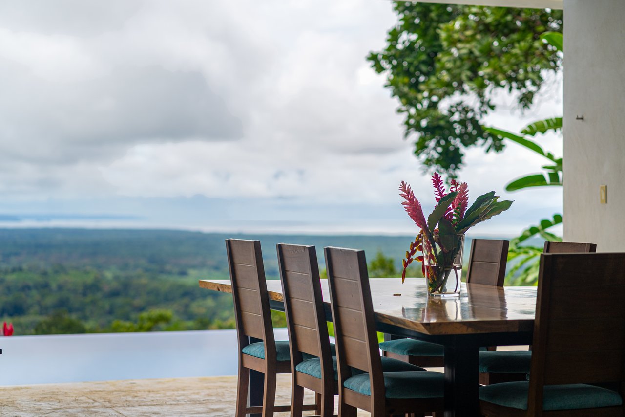Modern Oceanview Infinity Pool Estate, Ojochal, Puntarenas