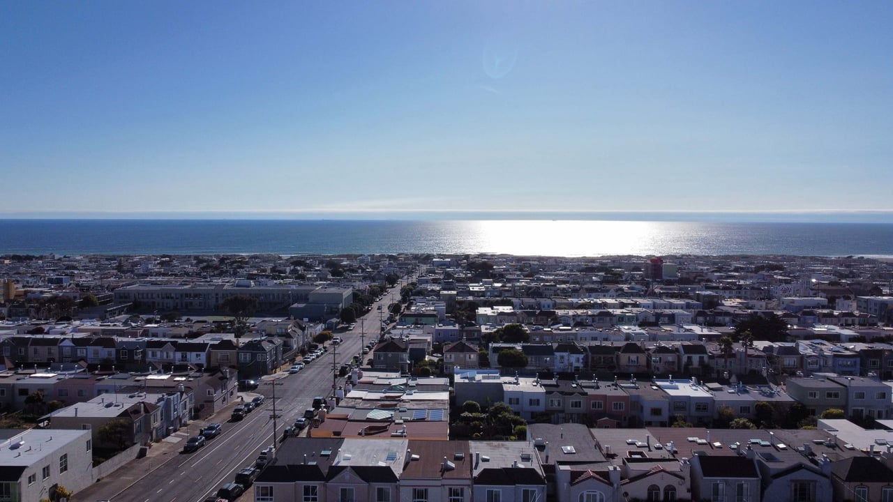 Renovated Sunset Semi-detached House with Center patio & Ocean Views: 3524 Kirkham