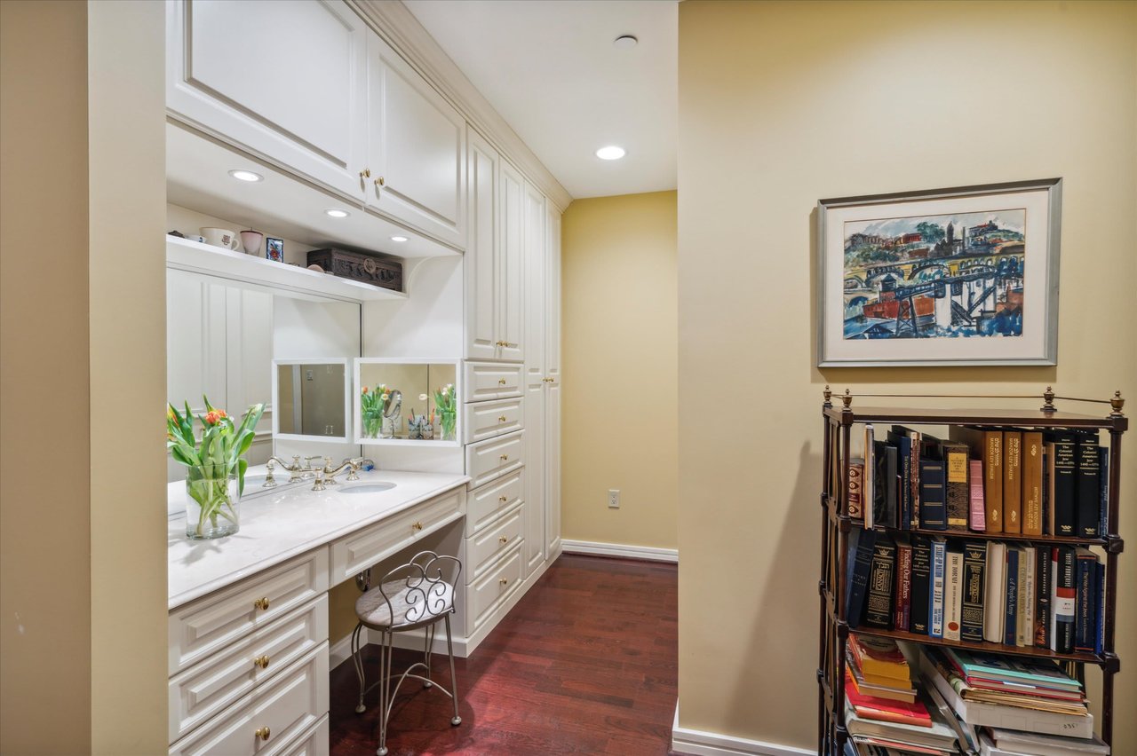 Condo at the Corithian
