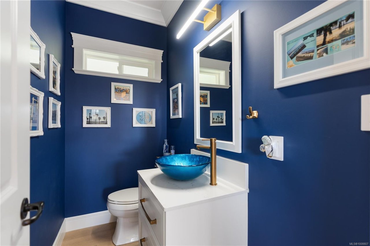 630 Granrose Terr, Colwood