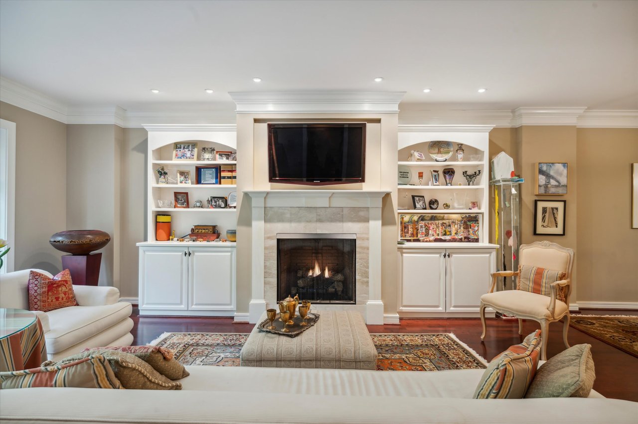 Condo at the Corithian