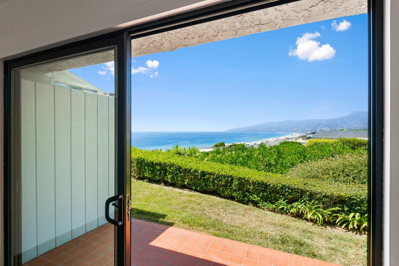 Unobstructed Ocean Views at Zuma Bay Villas