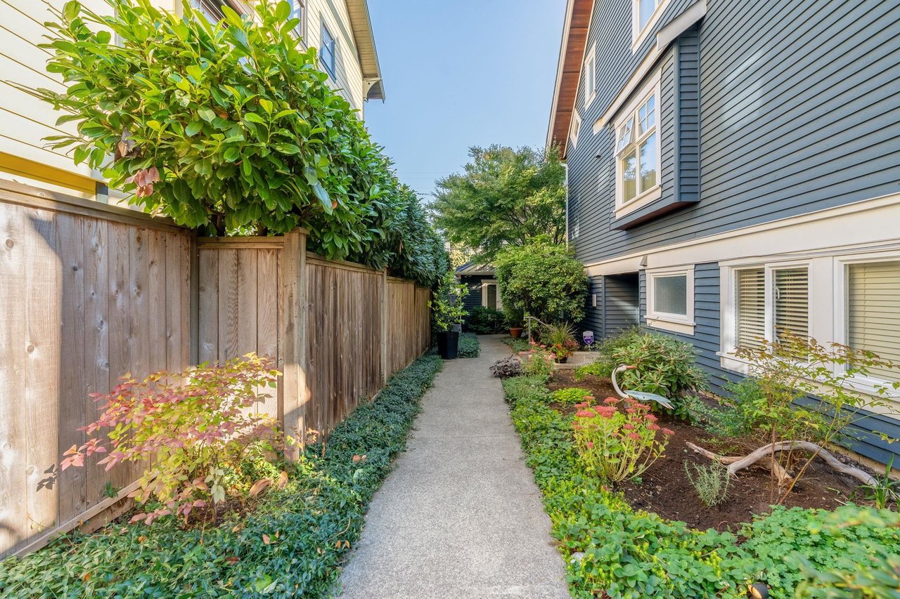 147 W 15th Ave
