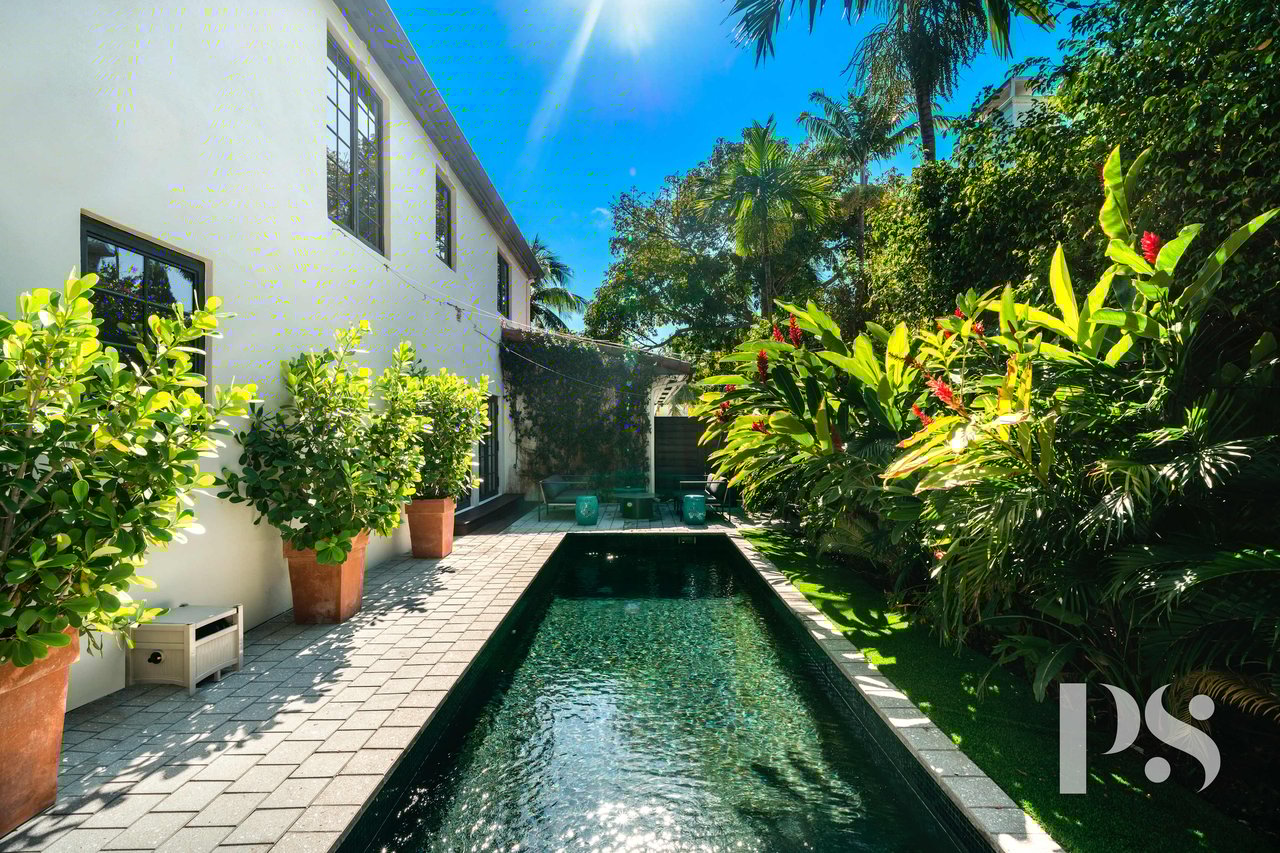 100 E Dilido Dr