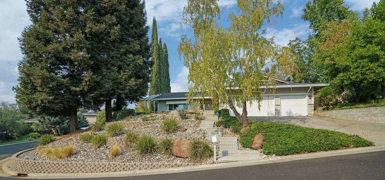 8401 Ruggles Court