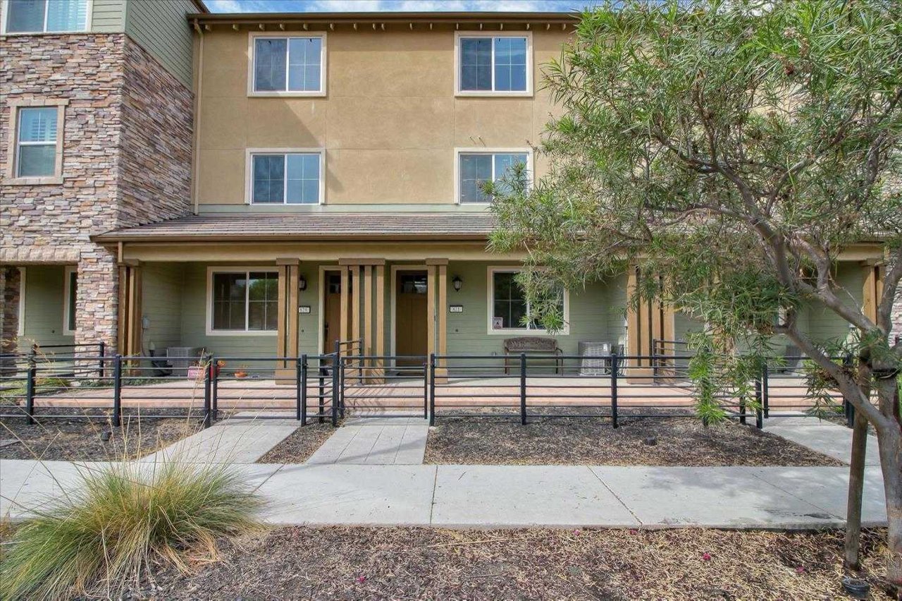 821 Blue Opal DR