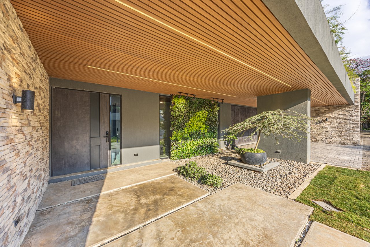 Panoramic City View Estate Home, Escazu, San Jose