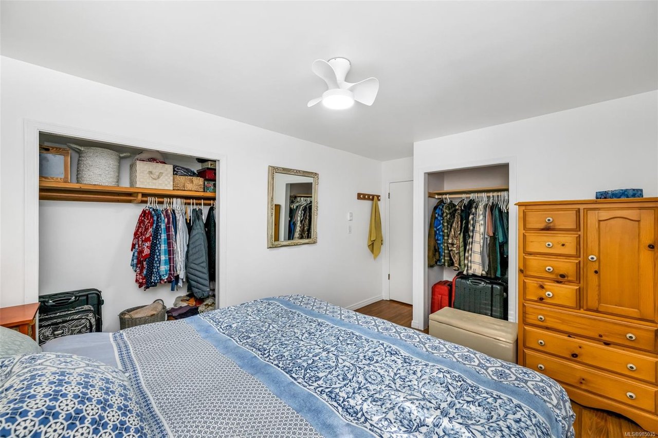 3398 Ridgeview Cres