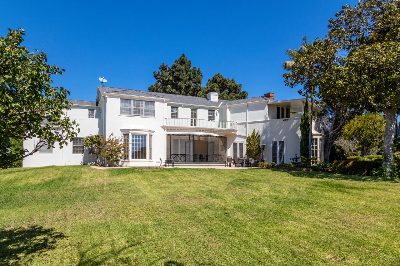 Legendary Colonial in Brentwood