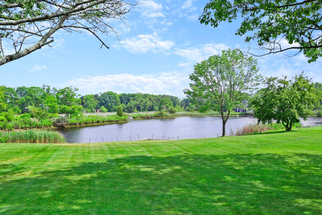 398 Greens Farms Road