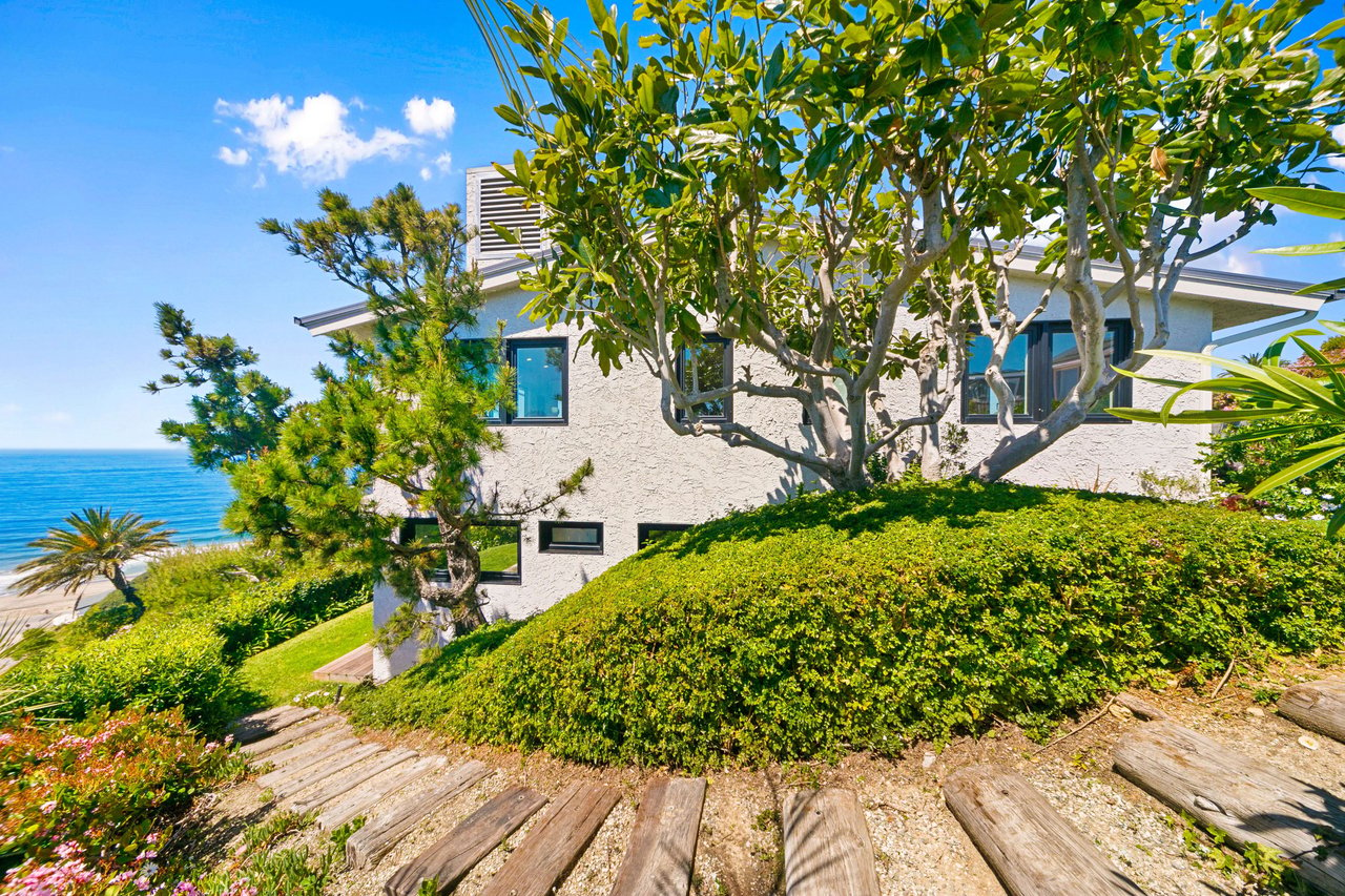 Sensational Bluff Top Malibu Townhome