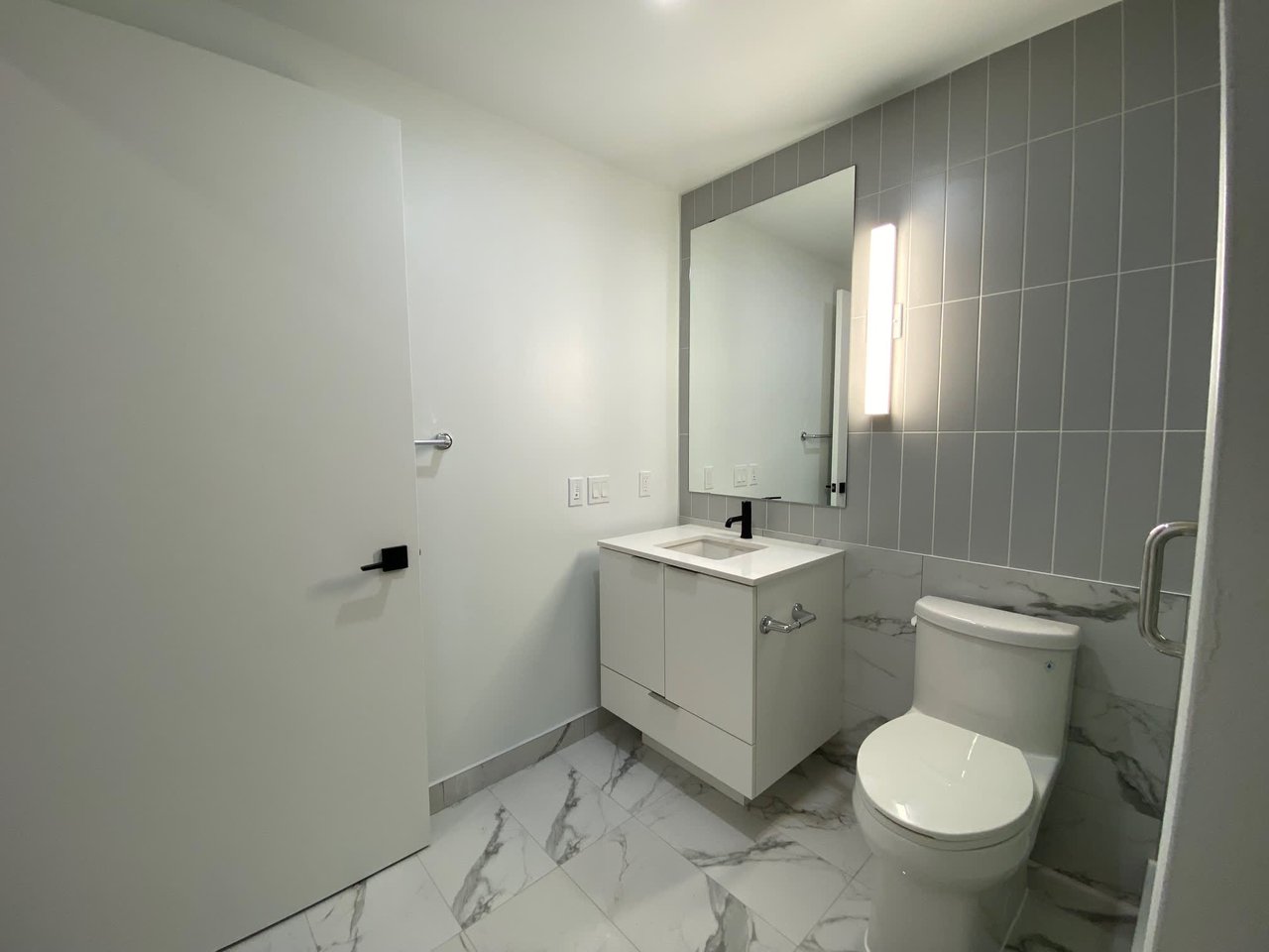 327 King St W, Unit 3104