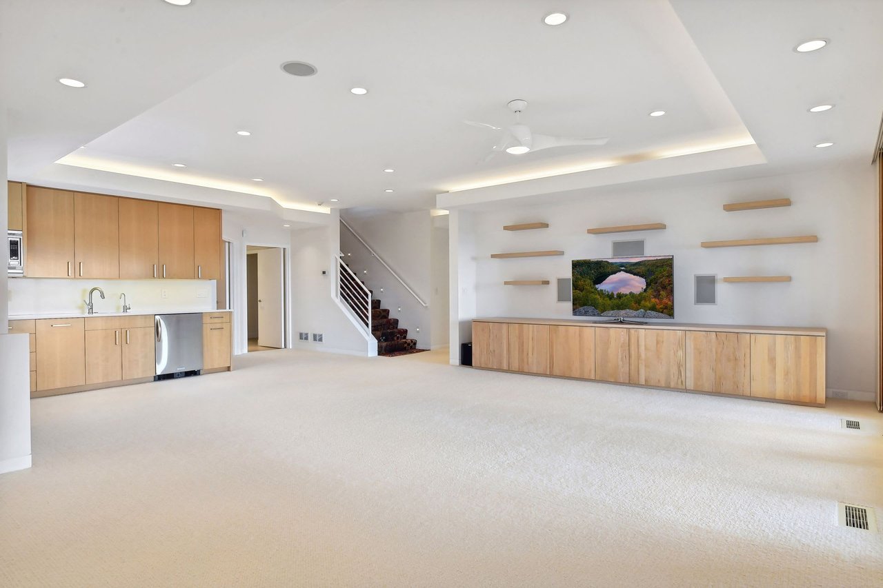 722 Widsten Circle, Wayzata