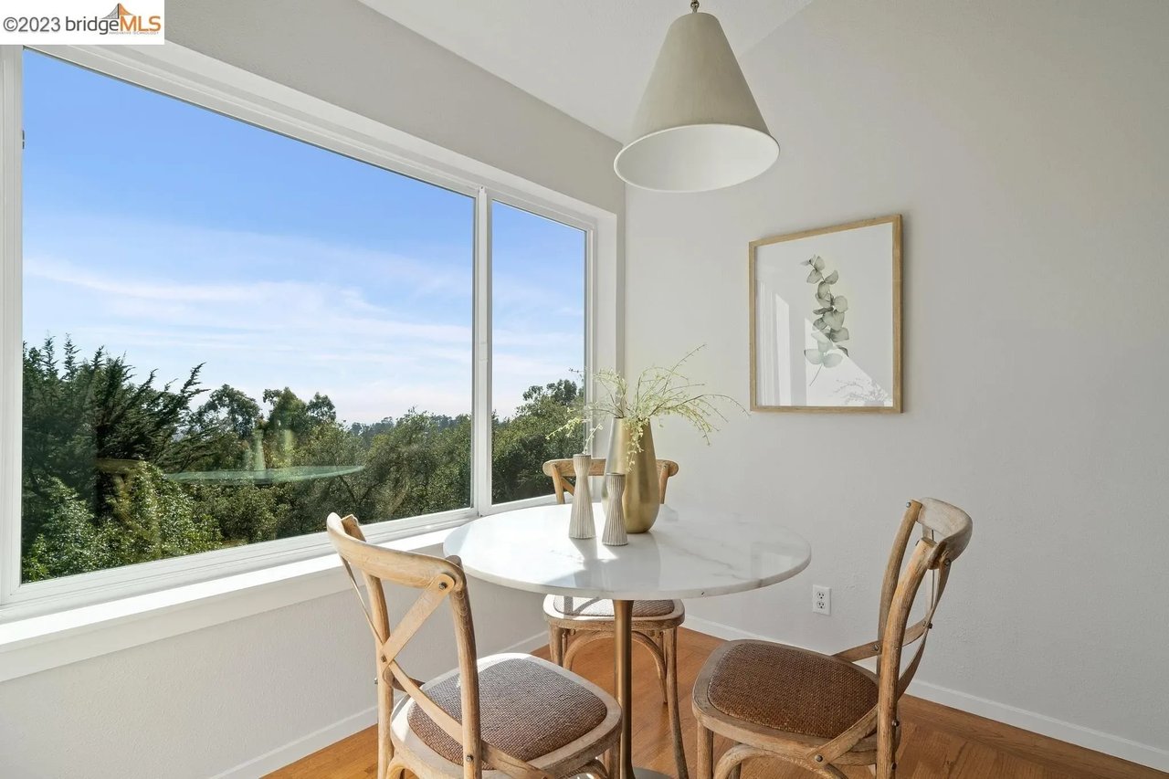 1955 Manzanita Dr