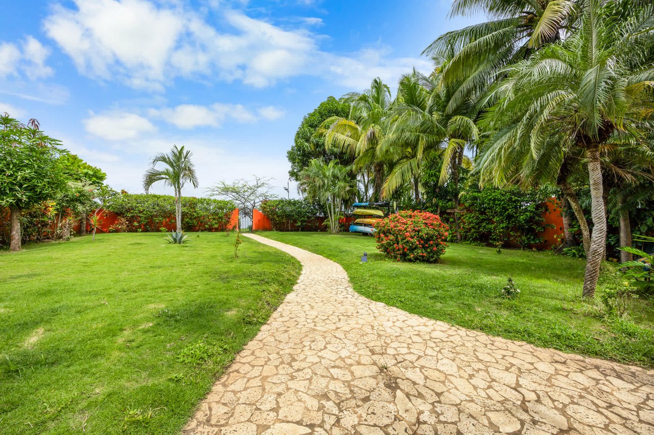 Titled Beachfront Casa de Sueños