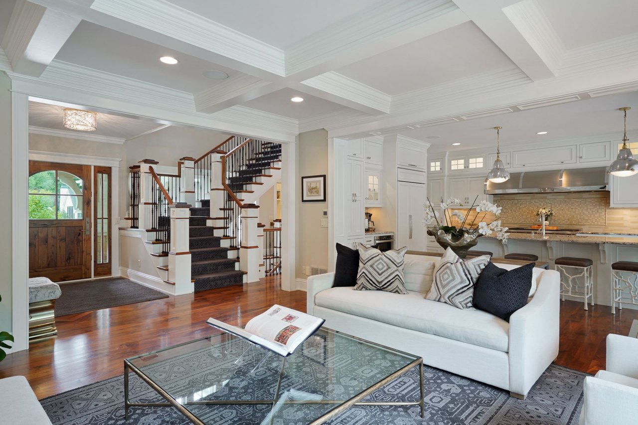 *PENDING* 5333 Halifax Ave, Edina