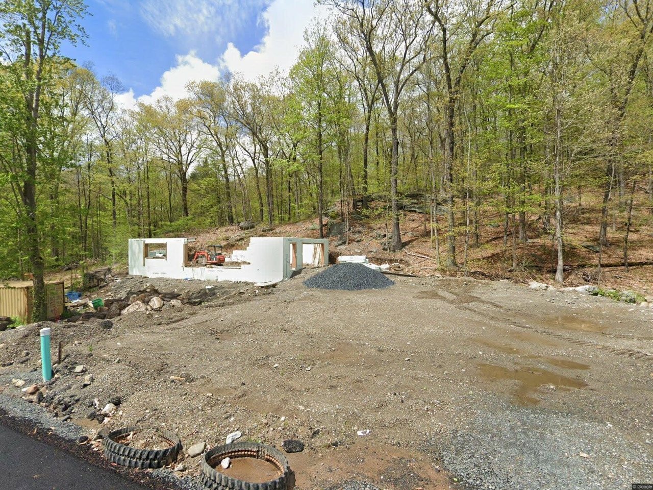 64 Post Rd