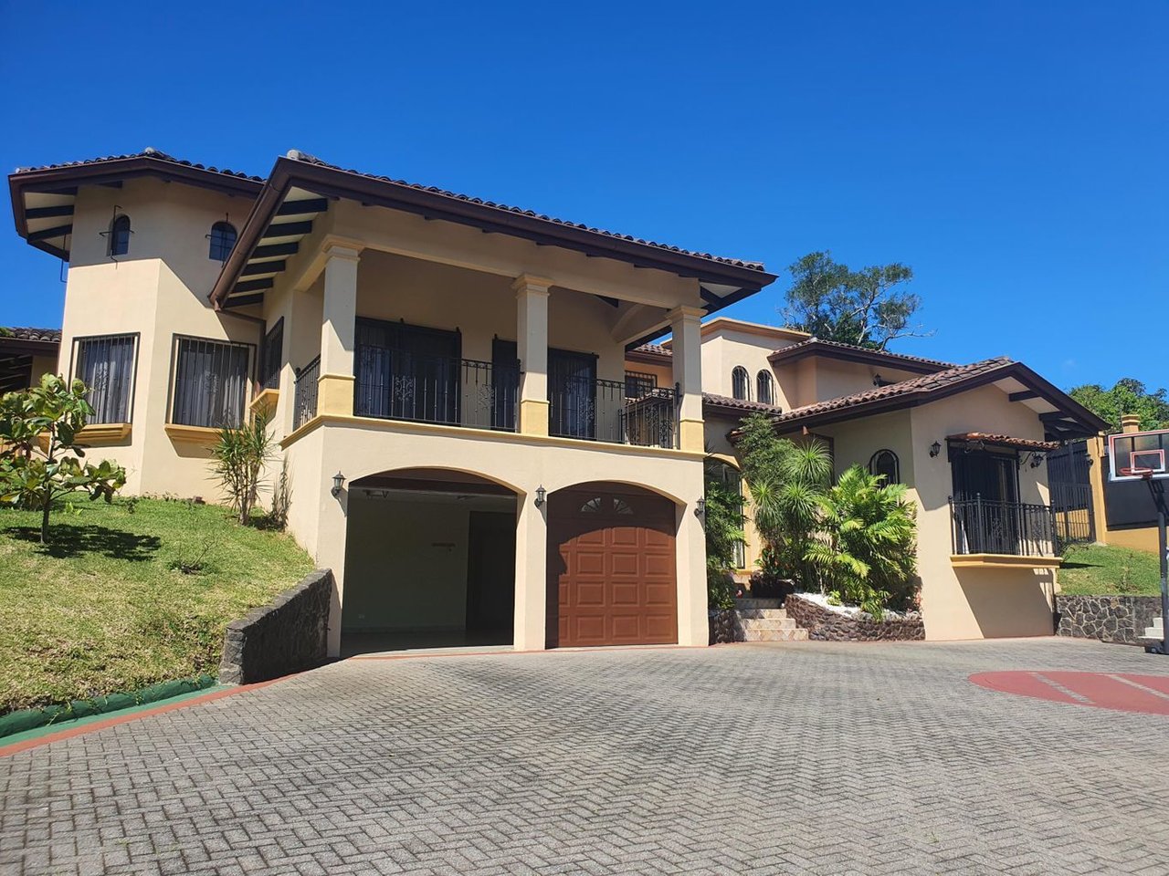 Private Mountain View Estate, Heredia