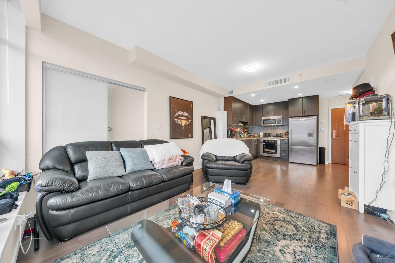 202-63 W 2nd Ave