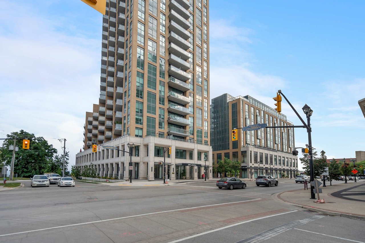 804-2060 Lakeshore Road Unit: 804