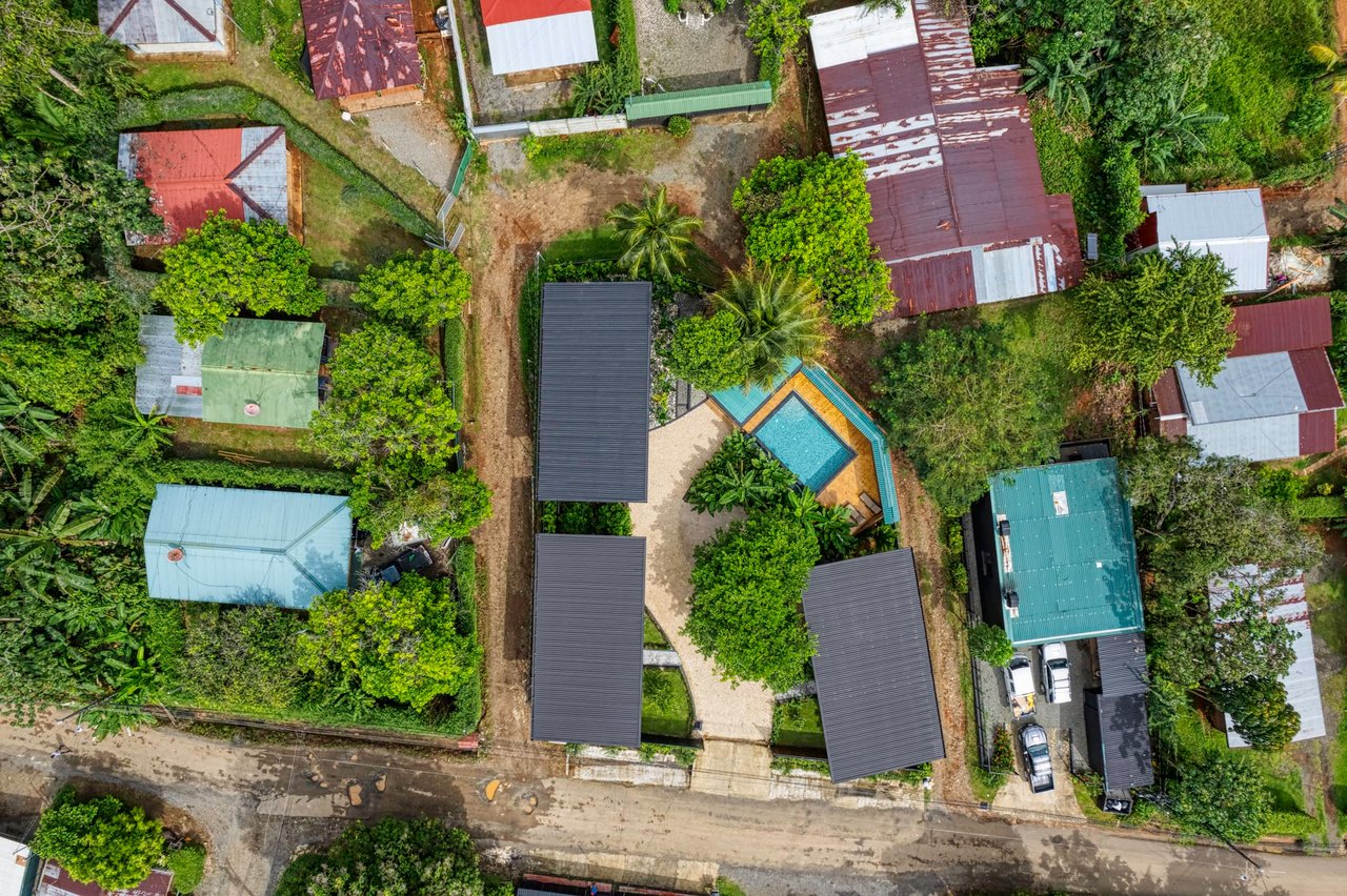 Modern Tropical Villas walking distance to Uvita Town