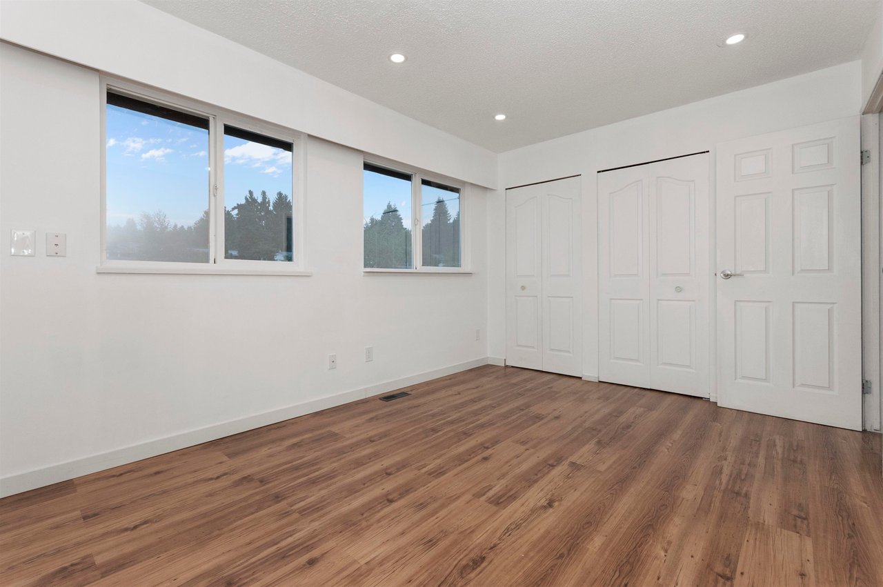 32378 Grebe Cres