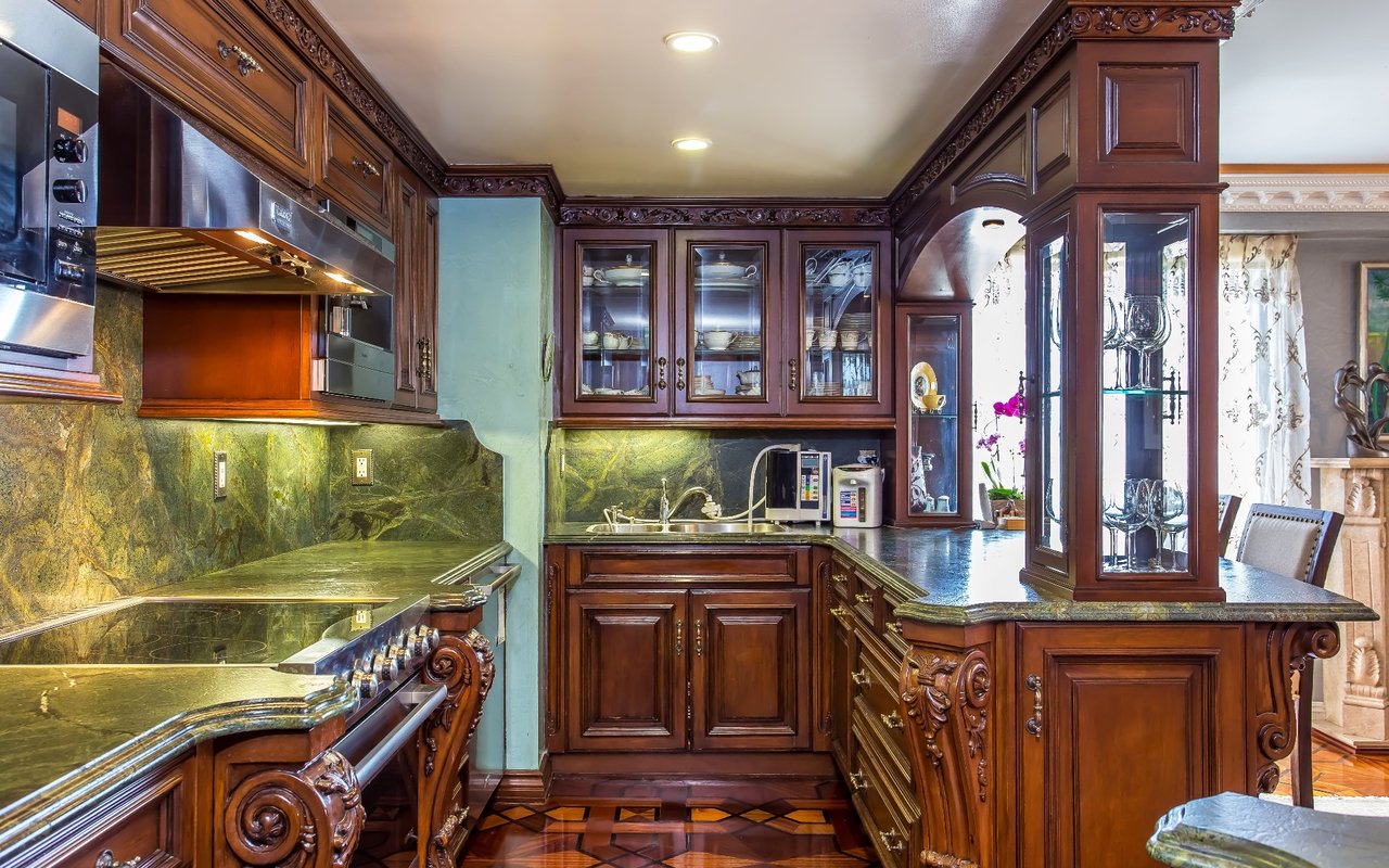 10450 Wilshire #11J