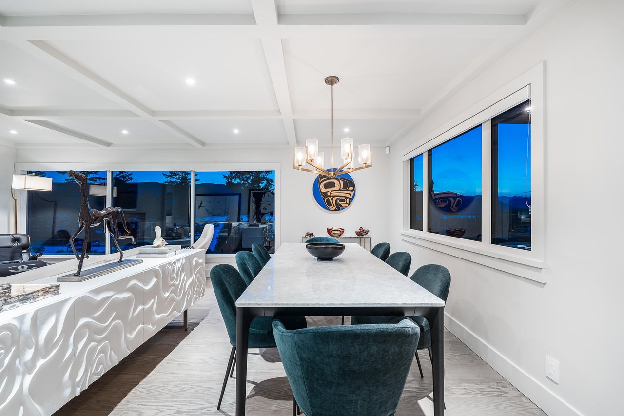 6242 St. Georges Cres