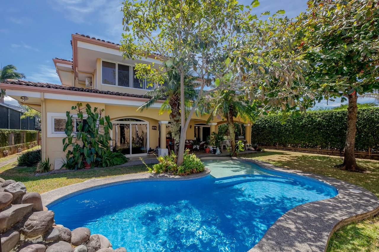 Private Pool Main Suite Residence, Santa Ana, San Jose