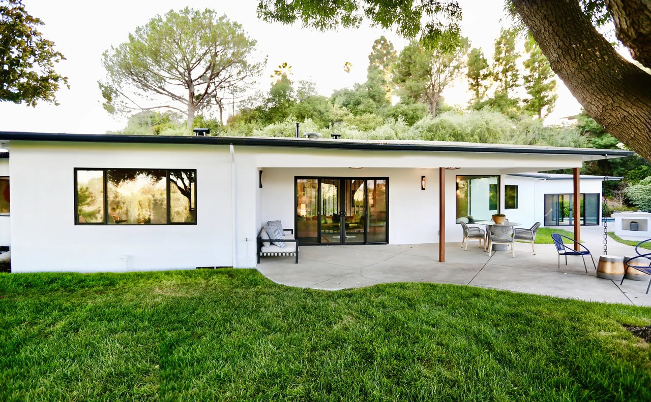 250 S La Mirada