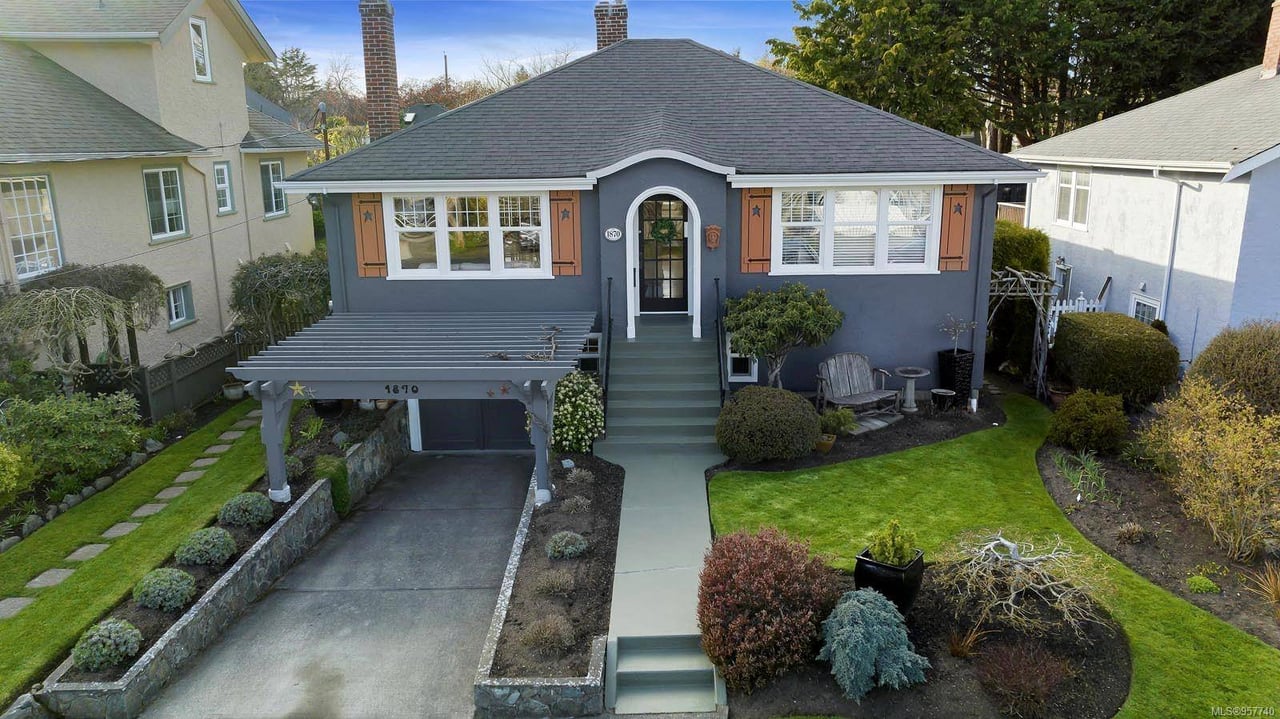 1870 Monteith St