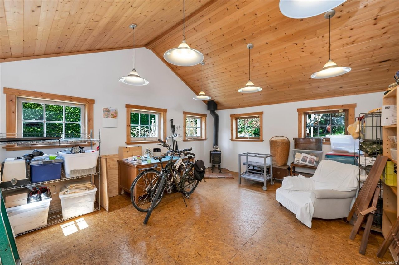 36 Tovey Cres, View Royal