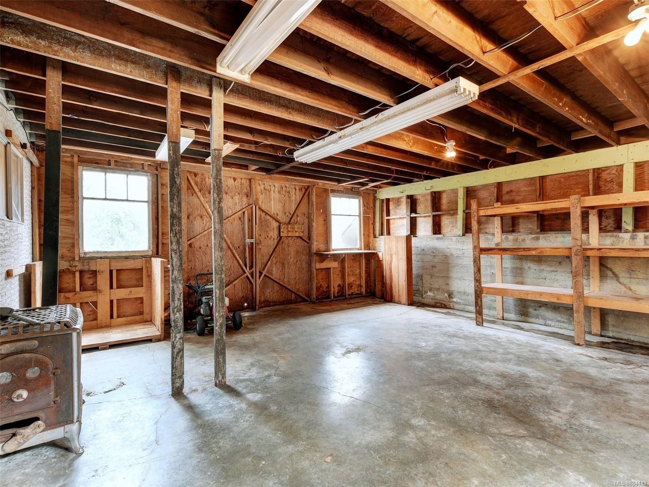 4253 Thornhill Cres