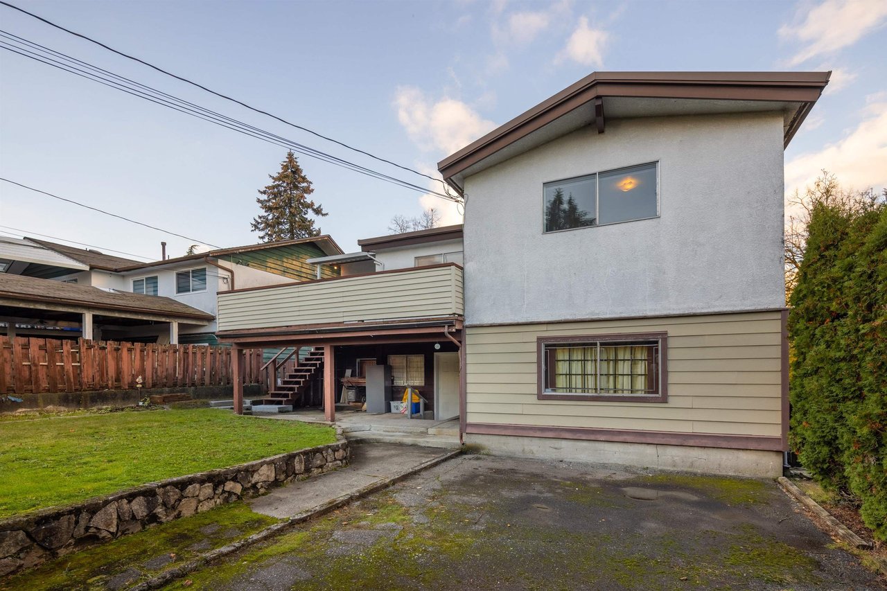 2636 E 53rd Ave