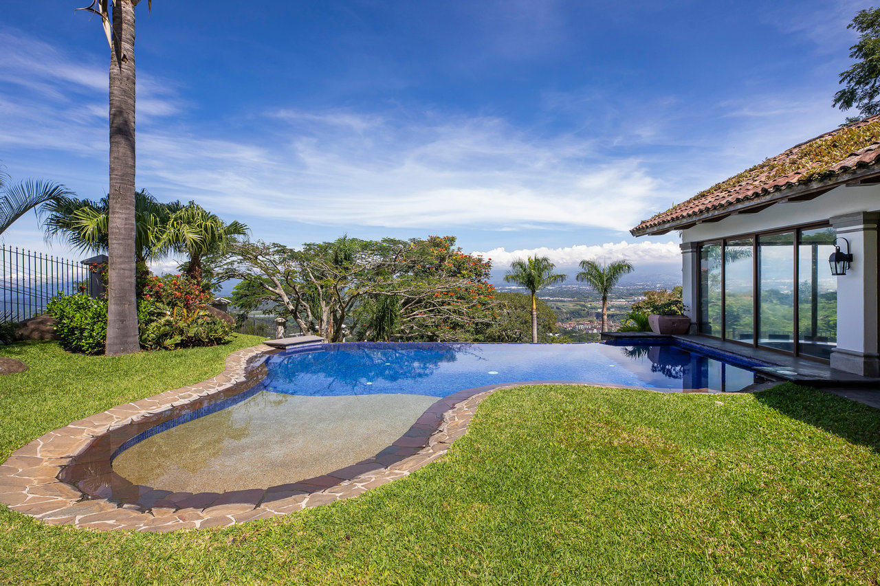 Panoramic View Mountain Estate, Ciudad Colon, San Jose