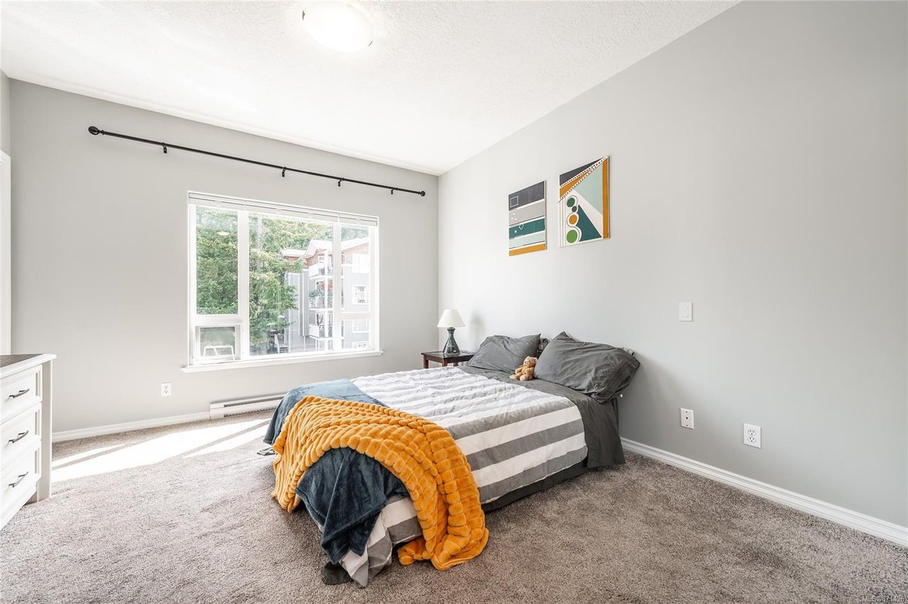 303-2823 Jacklin Rd