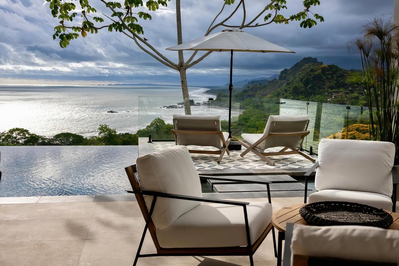 Solar Powered Oceanview Estate, Dominical, Puntarenas