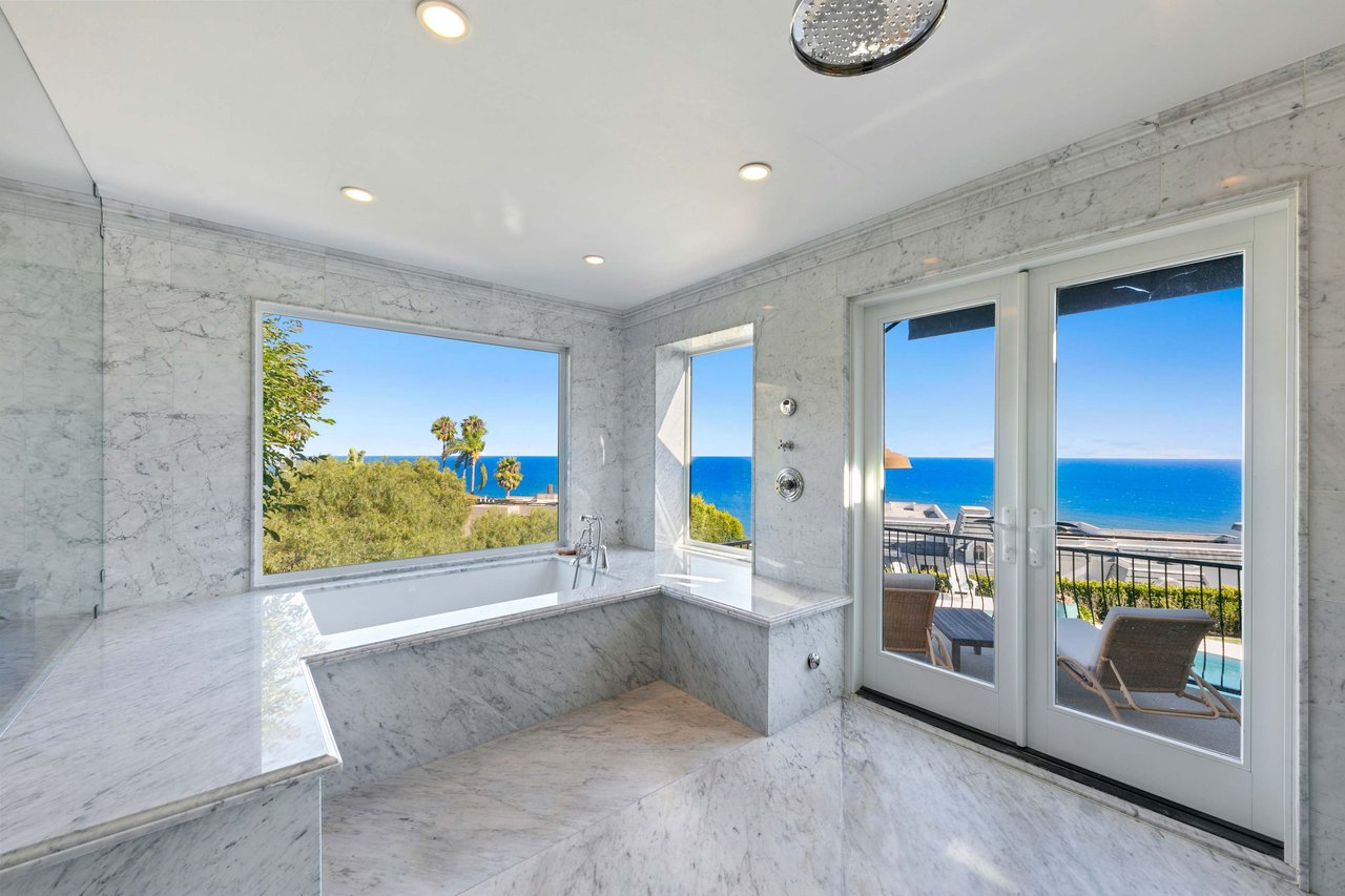 Malibu Living at its Finest!