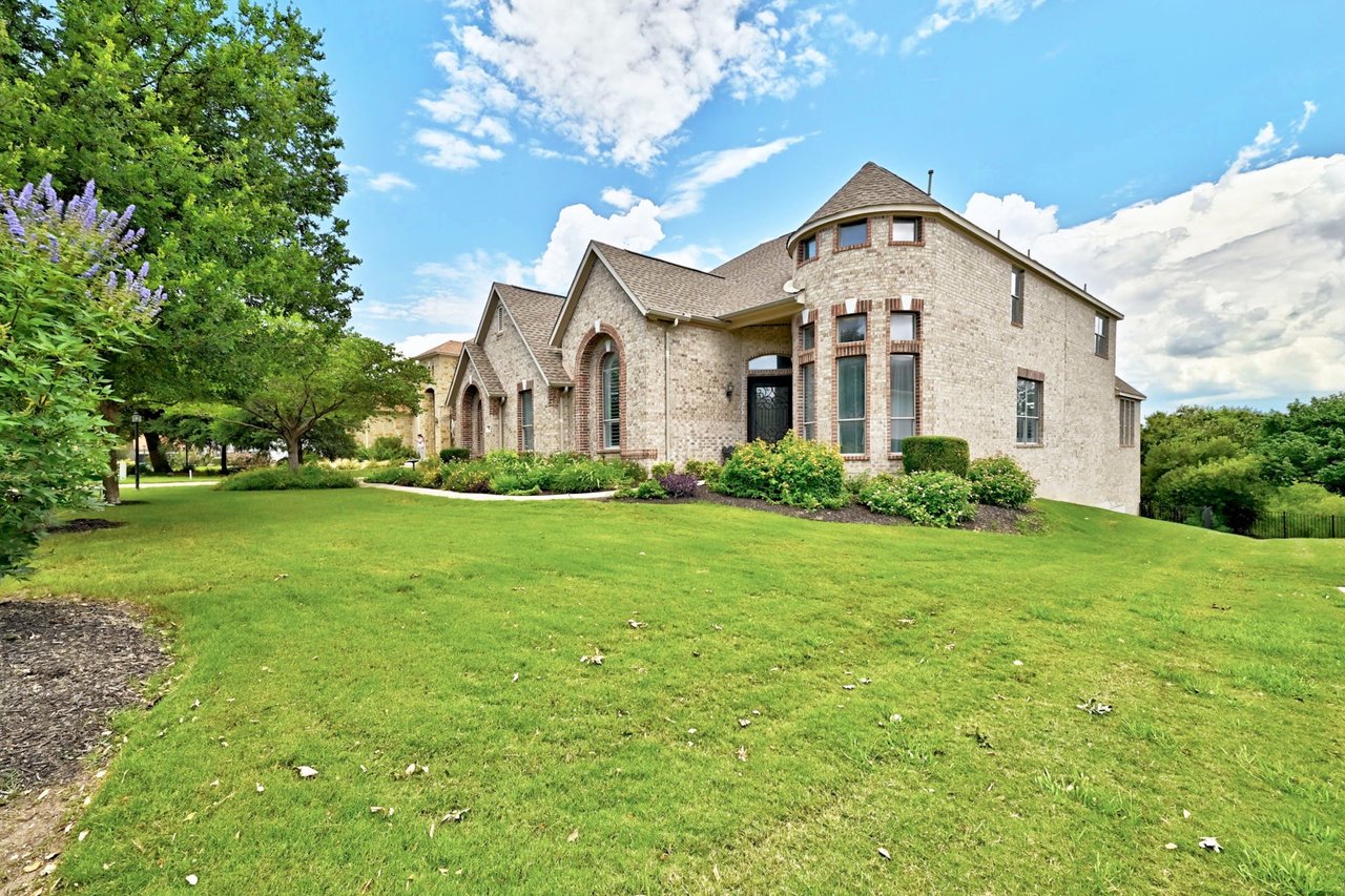 Stunning 5-Bedroom Luxury Home with Breathtaking Hill Country Views in Gated Community! | Short Walk to Lake Travis H.S. | Resort-style Amenities