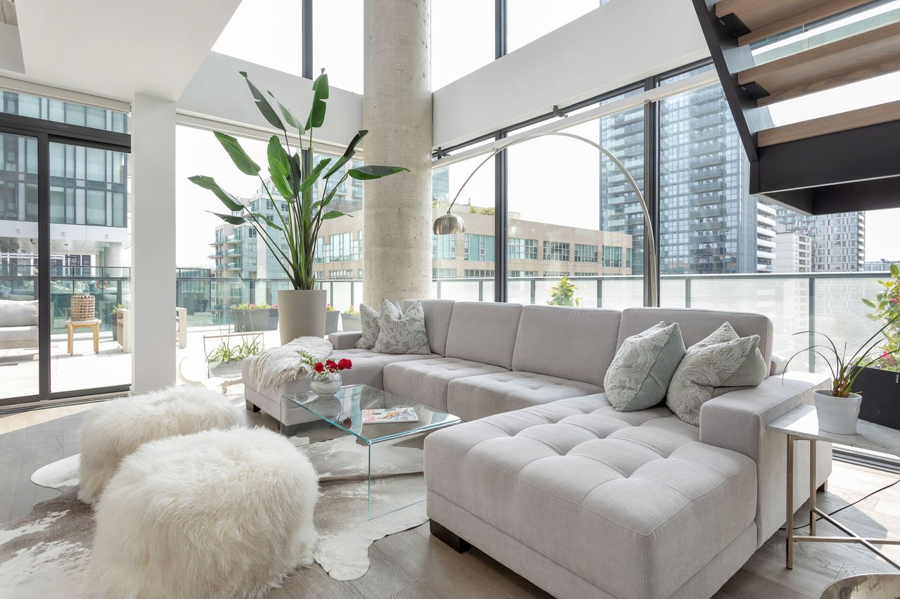 THE DIAMOND OF MIDTOWN TORONTO