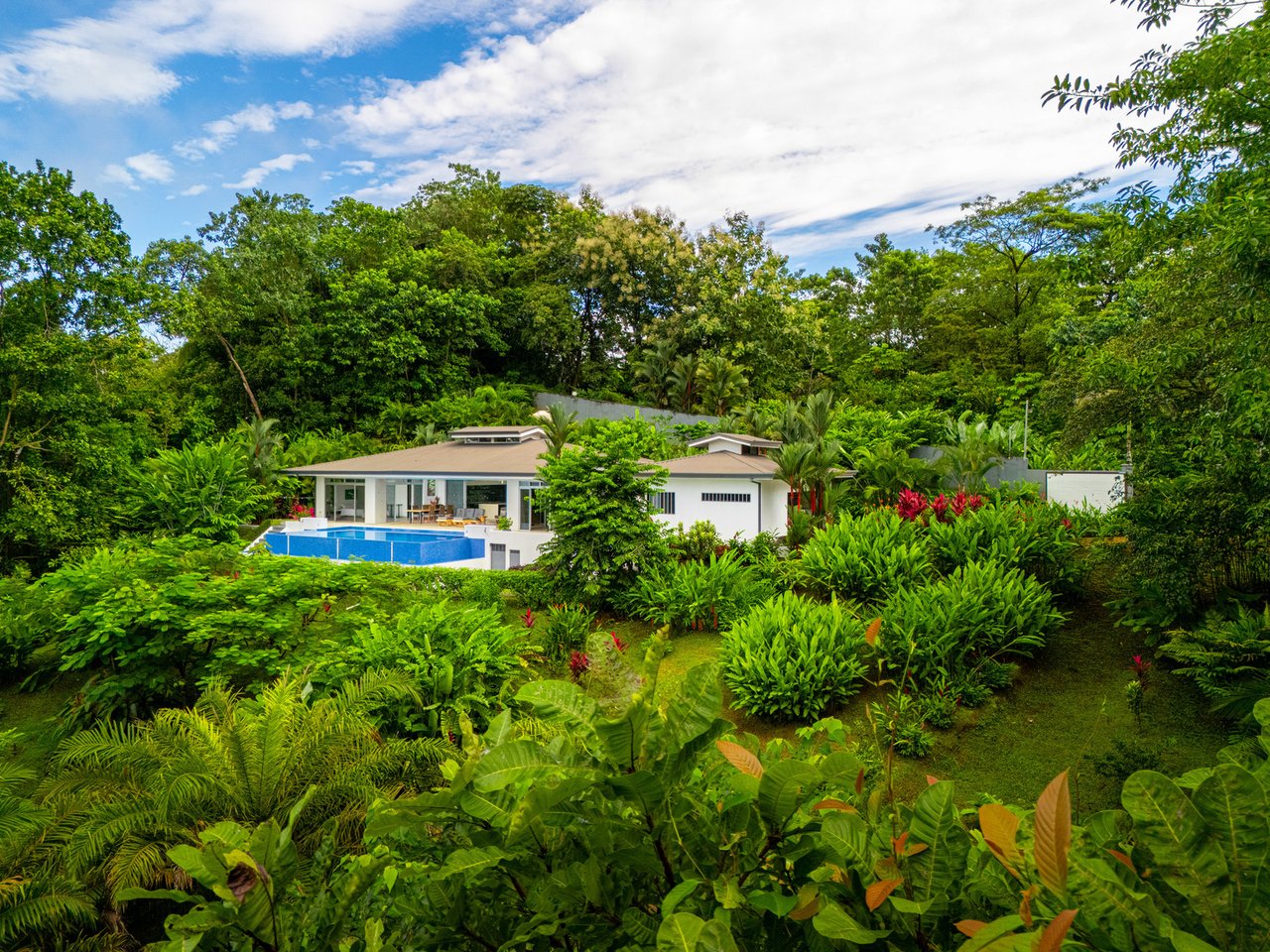 Modern Oceanview Infinity Pool Estate, Ojochal, Puntarenas