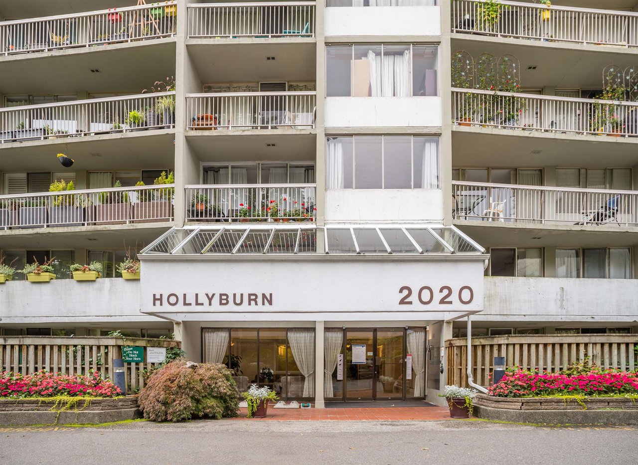 408-2020 Fullerton Ave